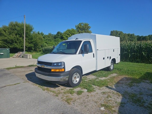 New 2025 Chevrolet Express 3500 w/ Power Convenience Package image 2