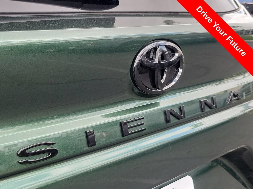 Used 2026 Toyota Sienna XLE Woodland Edition AWD/4WD image 27