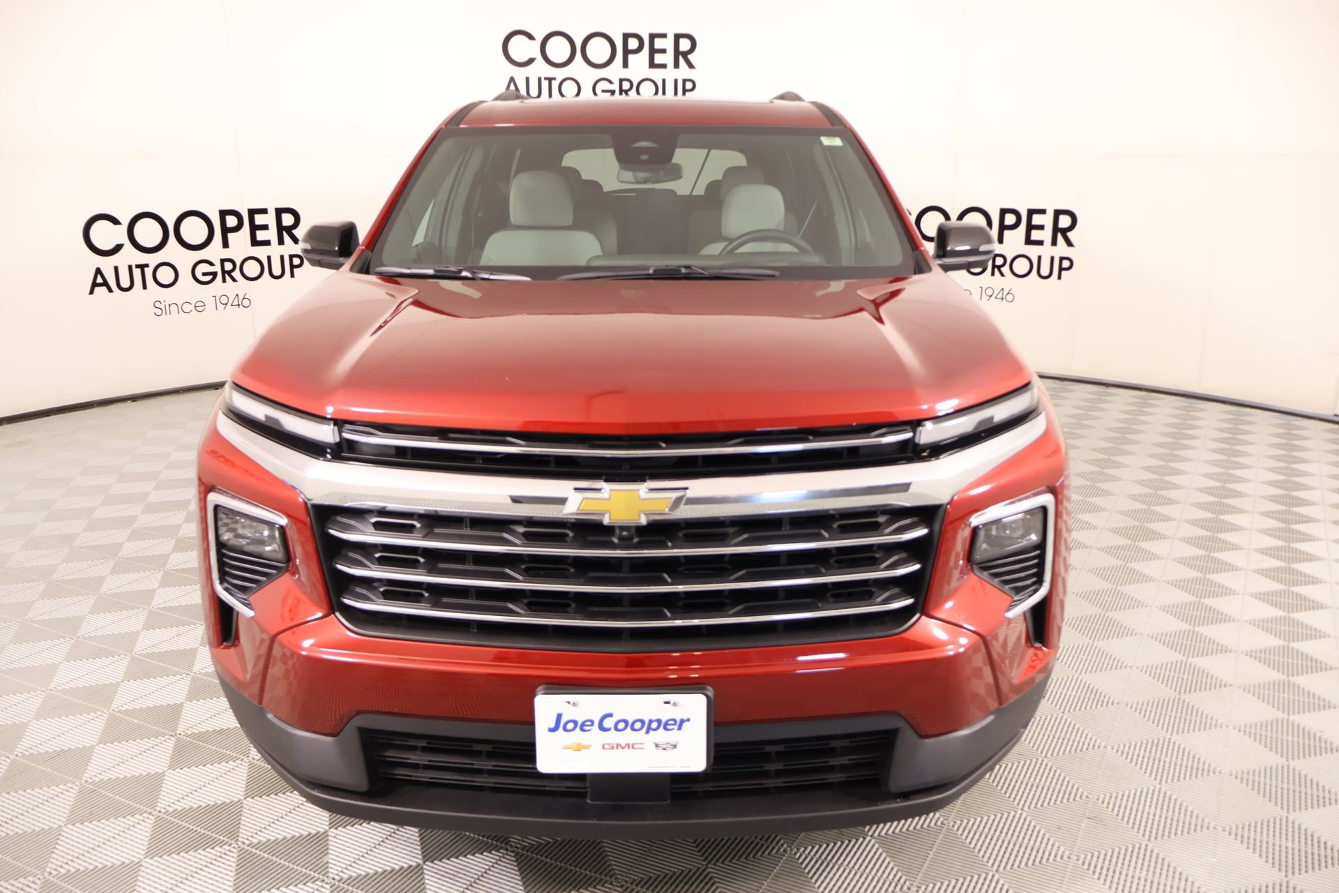 Used 2025 Chevrolet Traverse LT w/ Sun and Wheel Package image 8