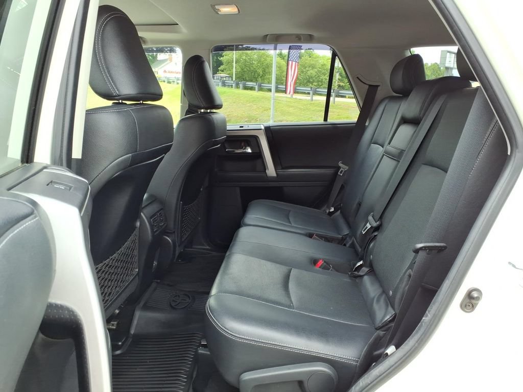 Used 2021 Toyota 4Runner Limited AWD/4WD image 4