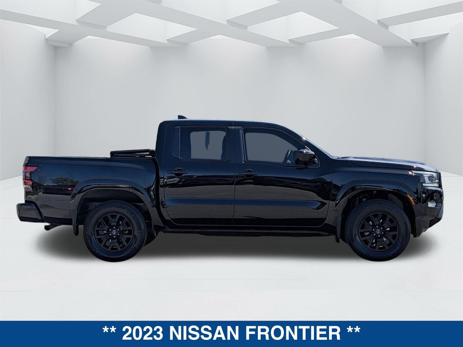 Used 2023 Nissan Frontier SV w/ Midnight Edition Package image 3