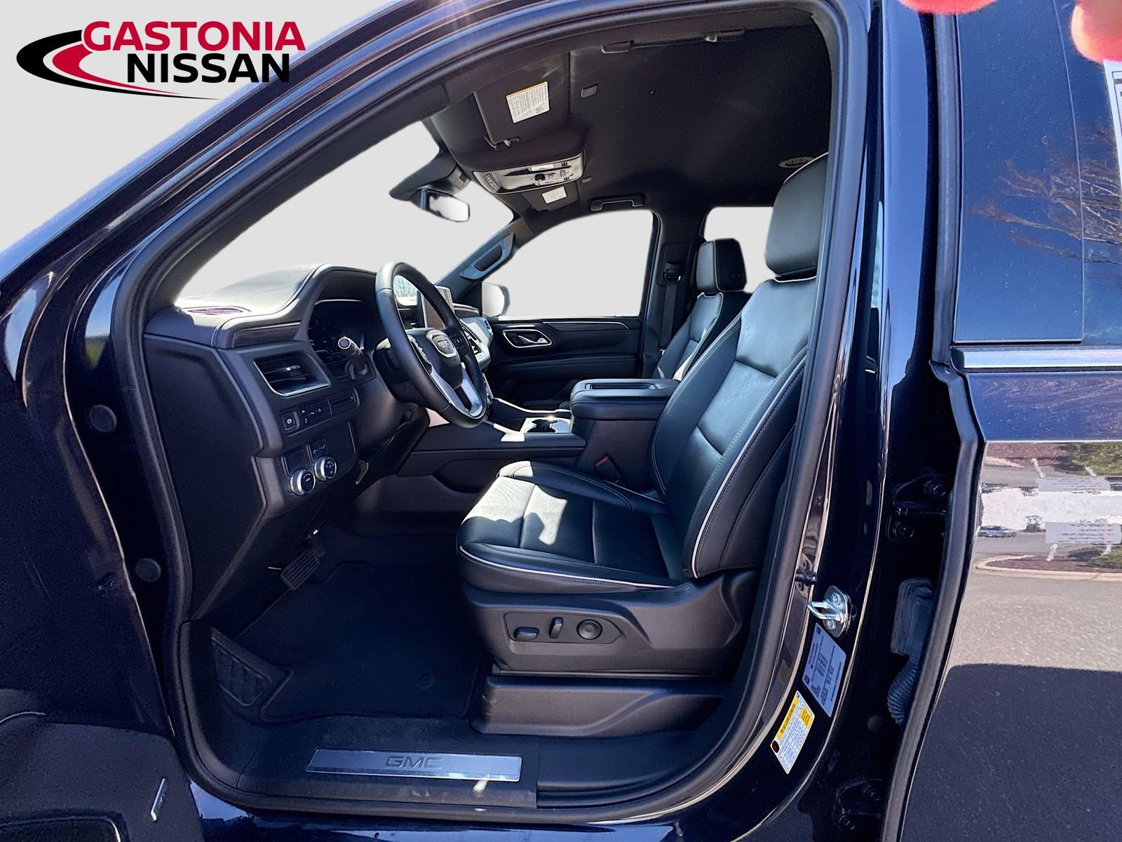 Used 2024 GMC Yukon SLT RWD image 29