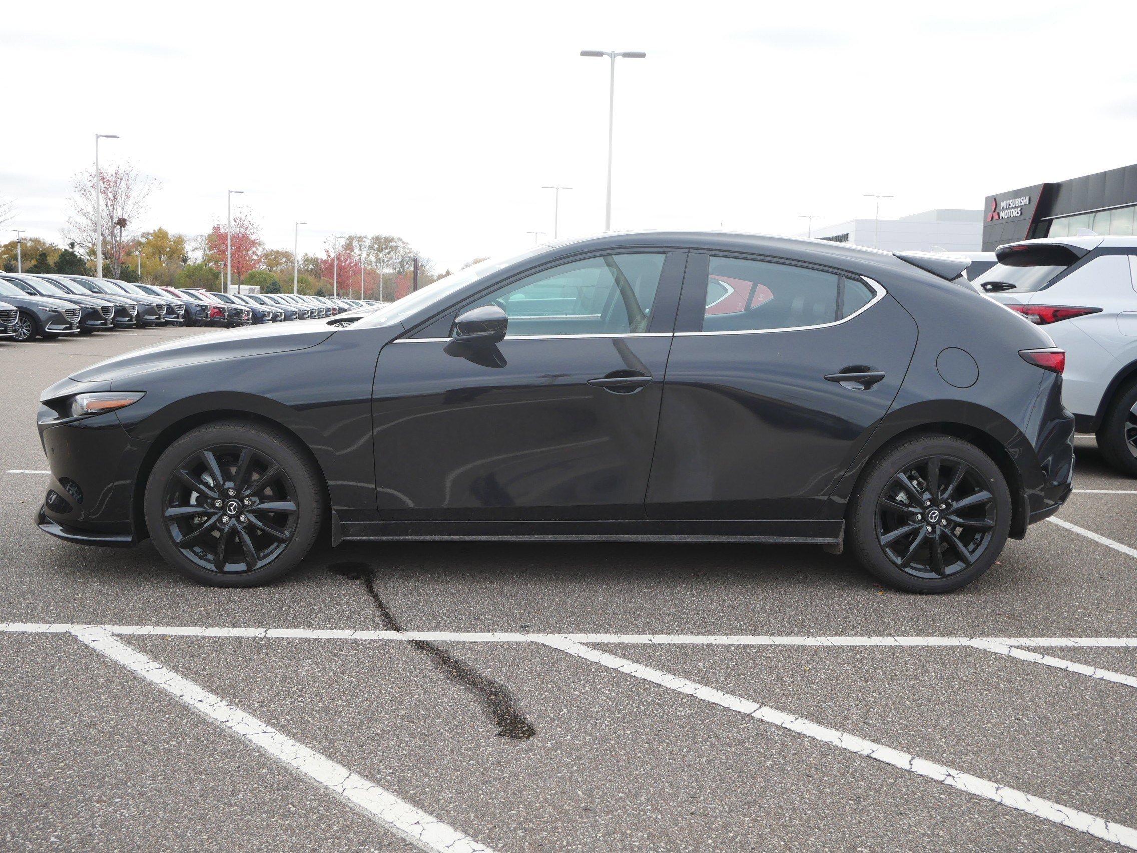 Certified 2025 MAZDA MAZDA3 Hatchback w/Premium Plus Pkg image 3