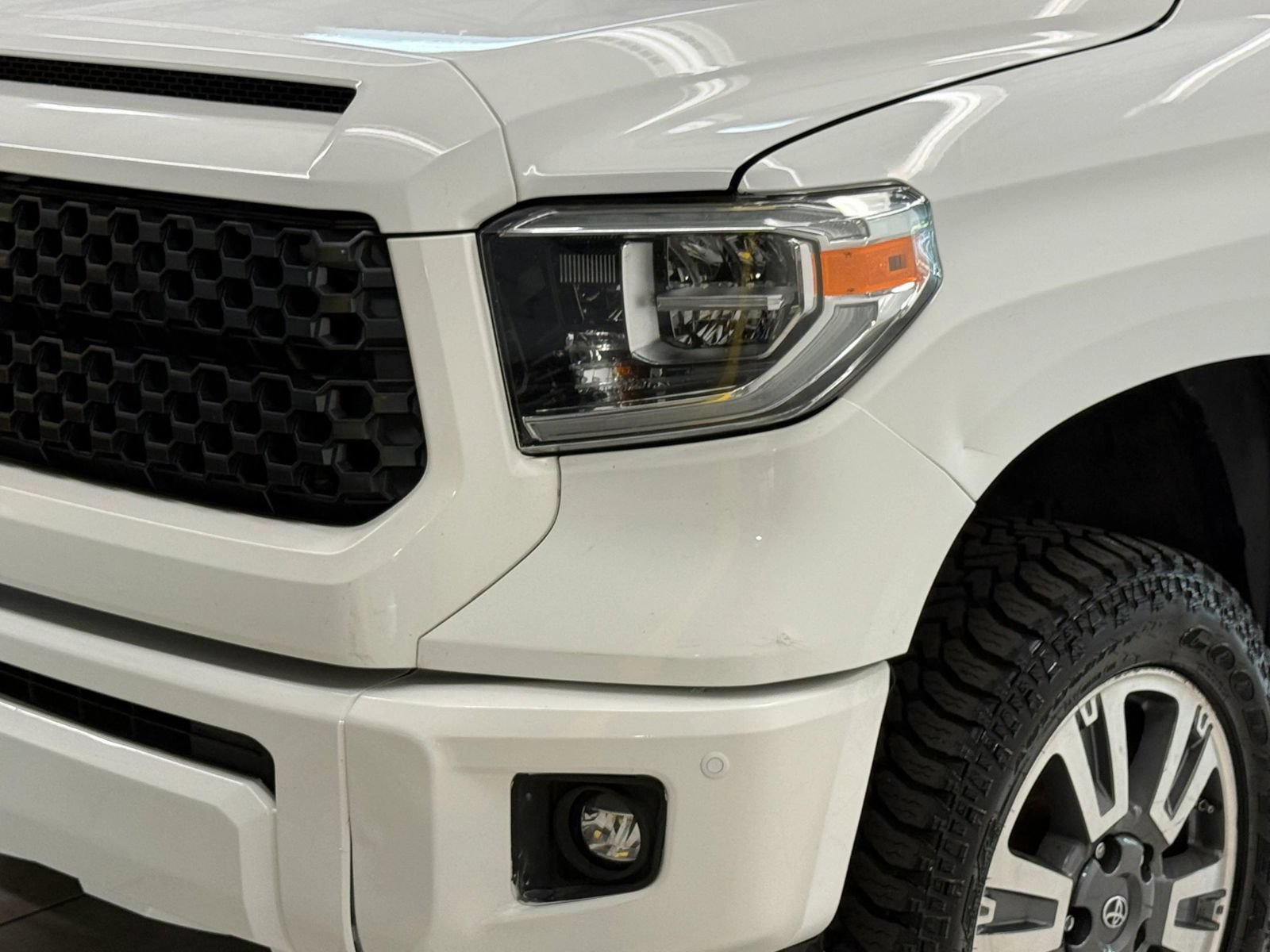 Used 2018 Toyota Tundra Platinum AWD/4WD image 4