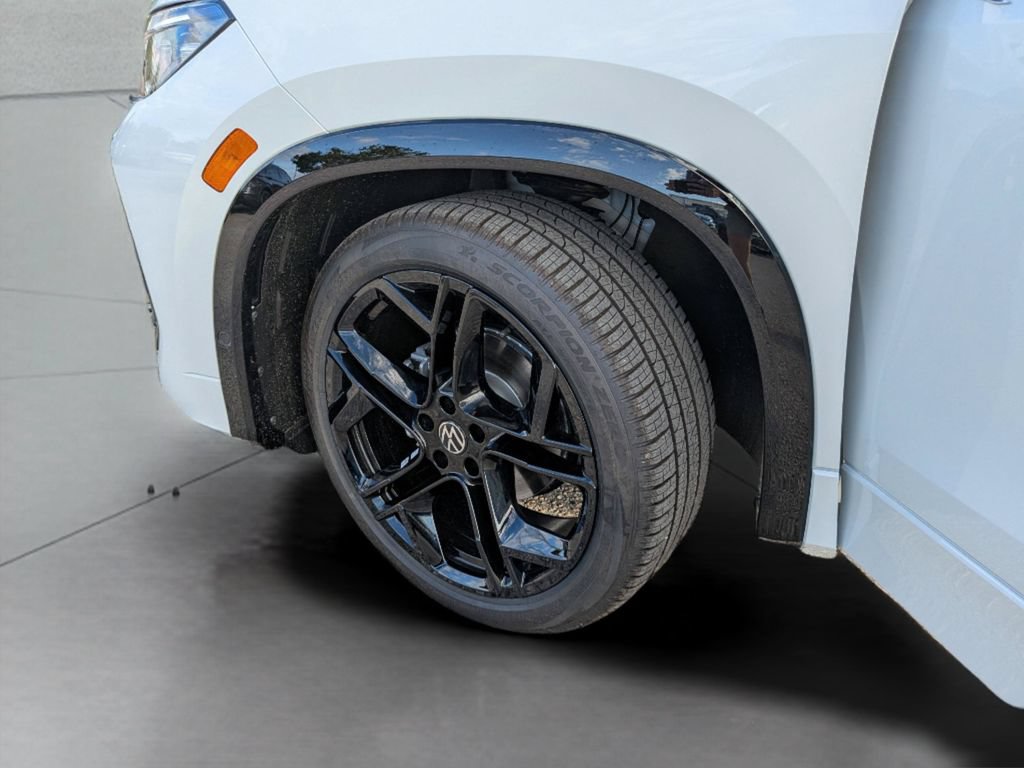 New 2026 Volkswagen Tiguan SE R-Line FWD image 29