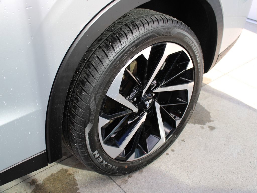 Used 2022 Mitsubishi Outlander ES image 39