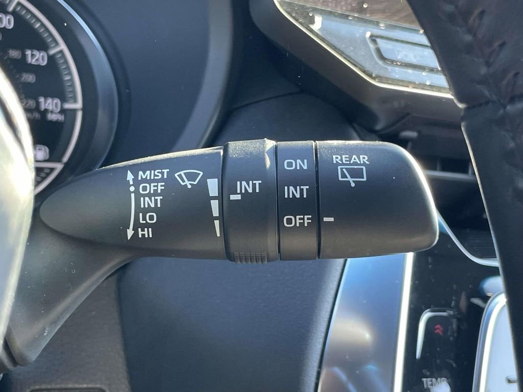 Used 2023 Toyota Venza XLE image 23