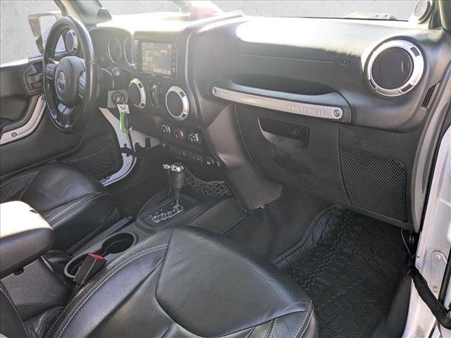 Used 2014 Jeep Wrangler Unlimited Sahara w/ Connectivity Group image 19