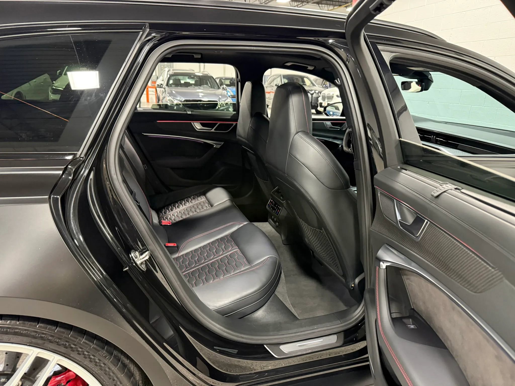 Used 2021 Audi RS 6 w/ Carbon Optic Package image 62