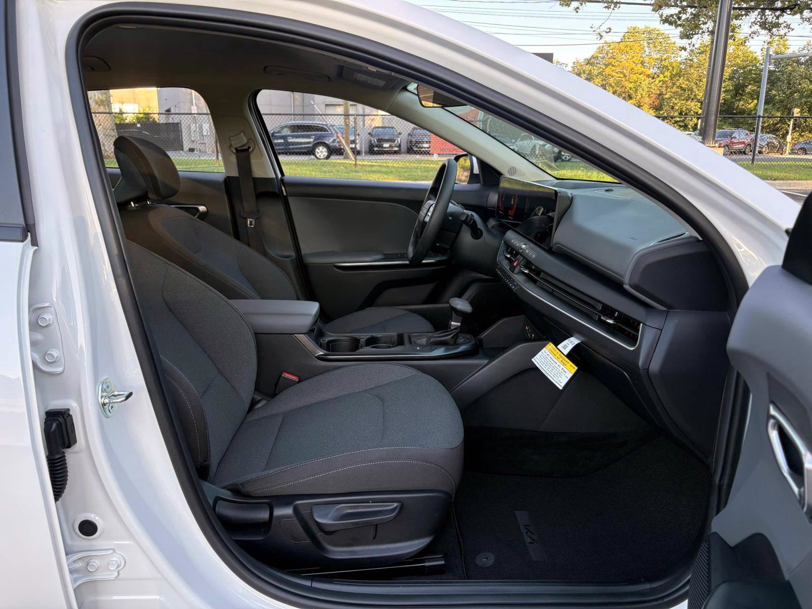 Certified 2025 Kia K4 FWD image 23