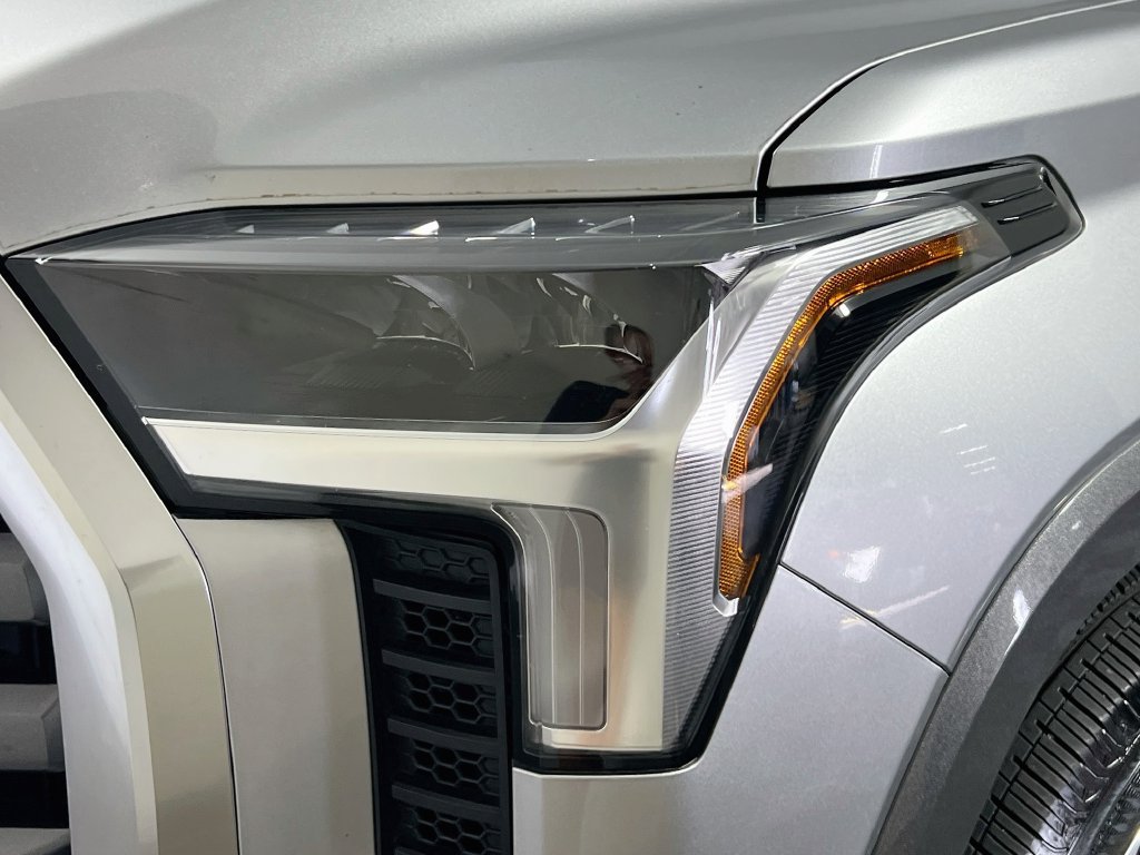 Used 2023 Toyota Tundra Limited AWD/4WD image 9
