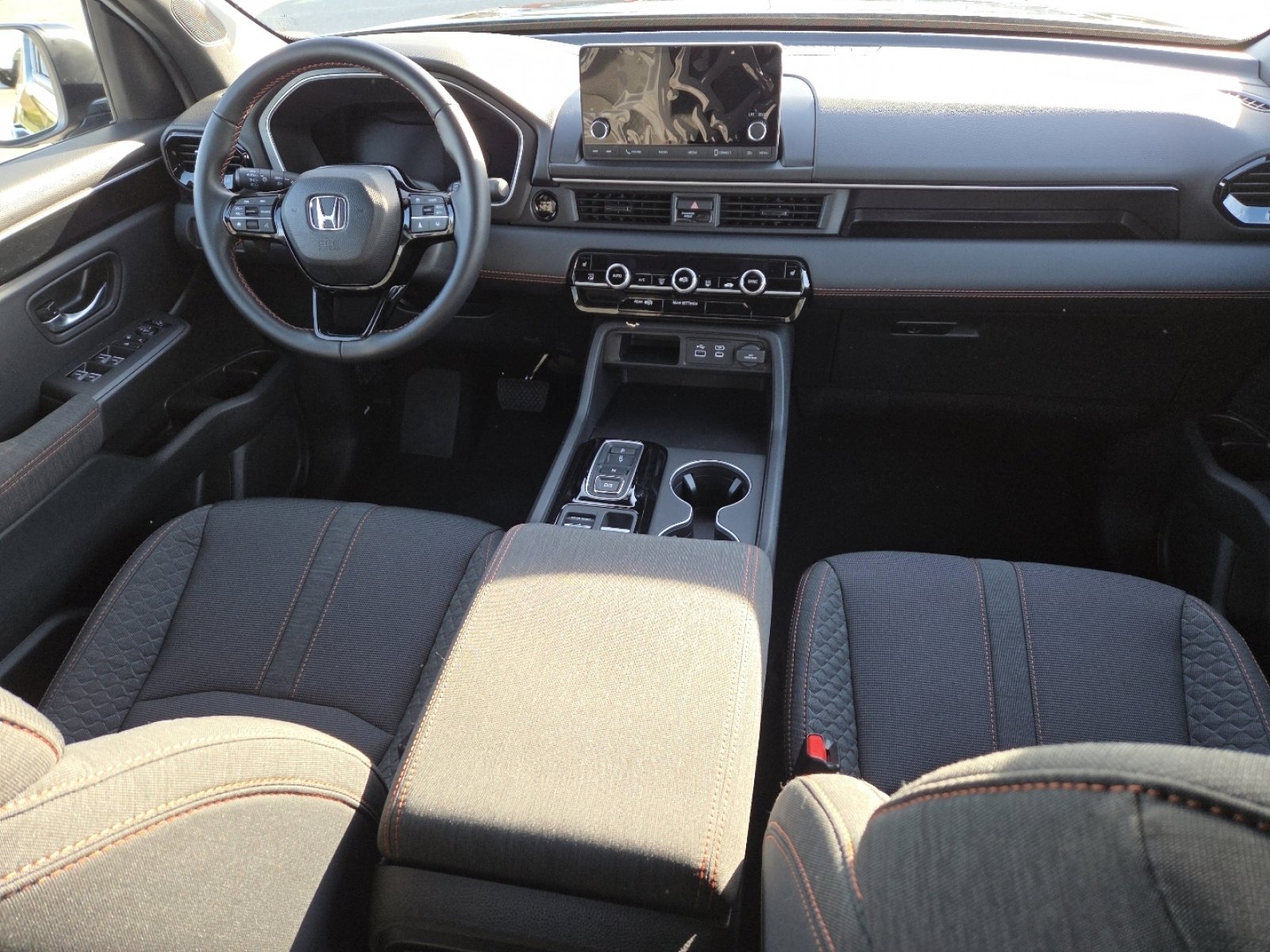 Used 2025 Honda Pilot Sport image 24