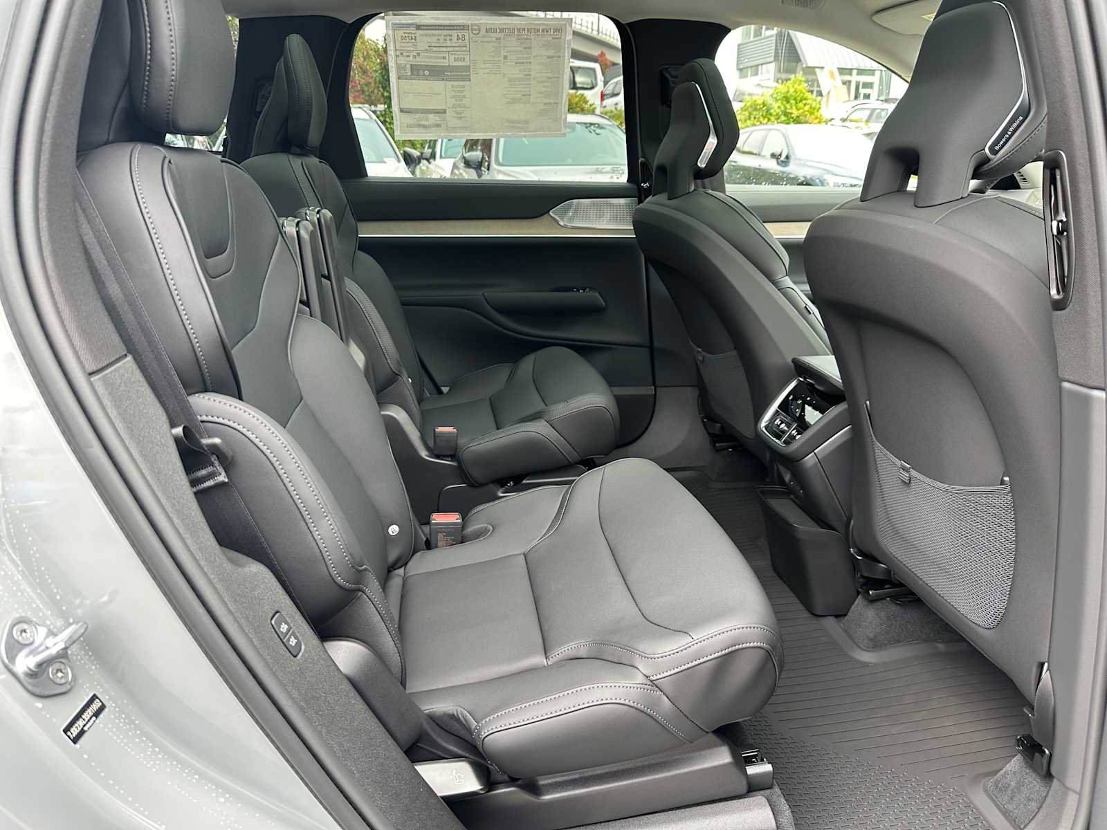 New 2025 Volvo EX90 Ultra w/ Protection Package Premier image 12