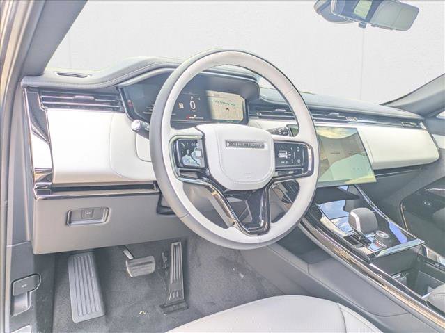 New 2025 Land Rover Range Rover Sport Dynamic SE image 3