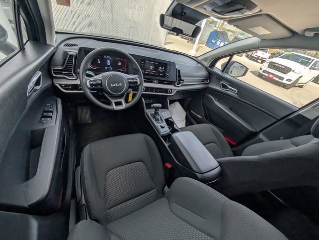 Used 2024 Kia Sportage LX image 5