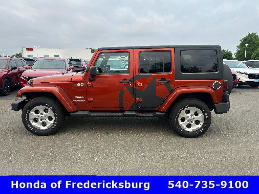 Used 2014 Jeep Wrangler Unlimited Sahara w/ Connectivity Group AWD/4WD image 3