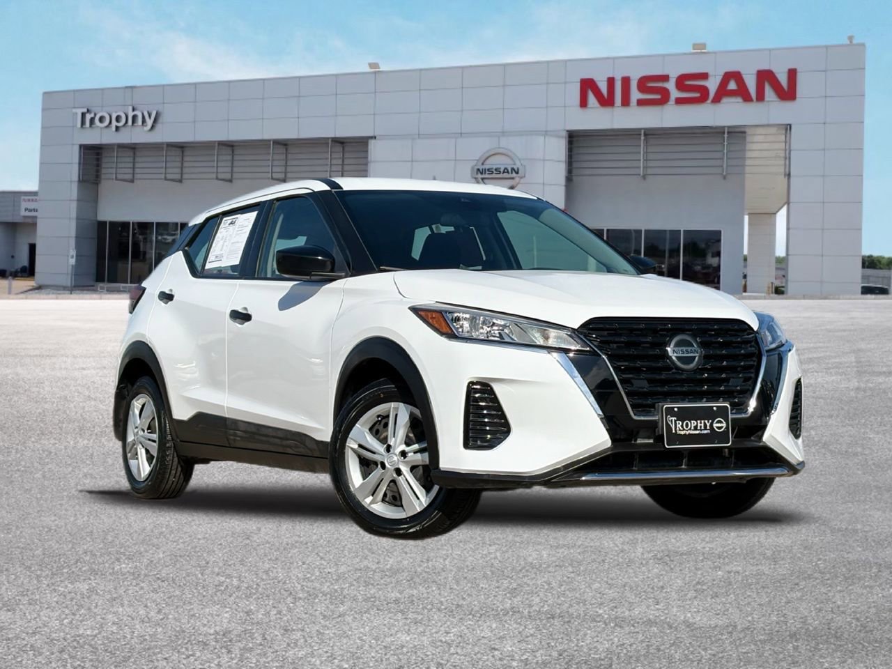 Certified 2021 Nissan Kicks S FWD image 1