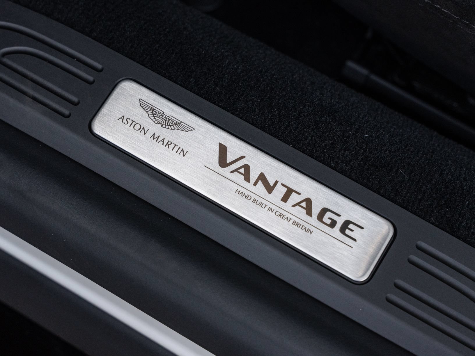 Used 2023 Aston Martin V8 Vantage Roadster RWD image 29