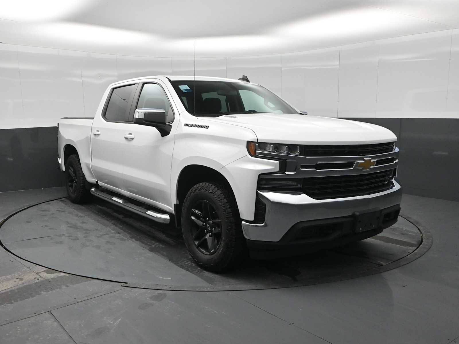 Used 2021 Chevrolet Silverado 1500 LT w/ Bed Protection Package image 2