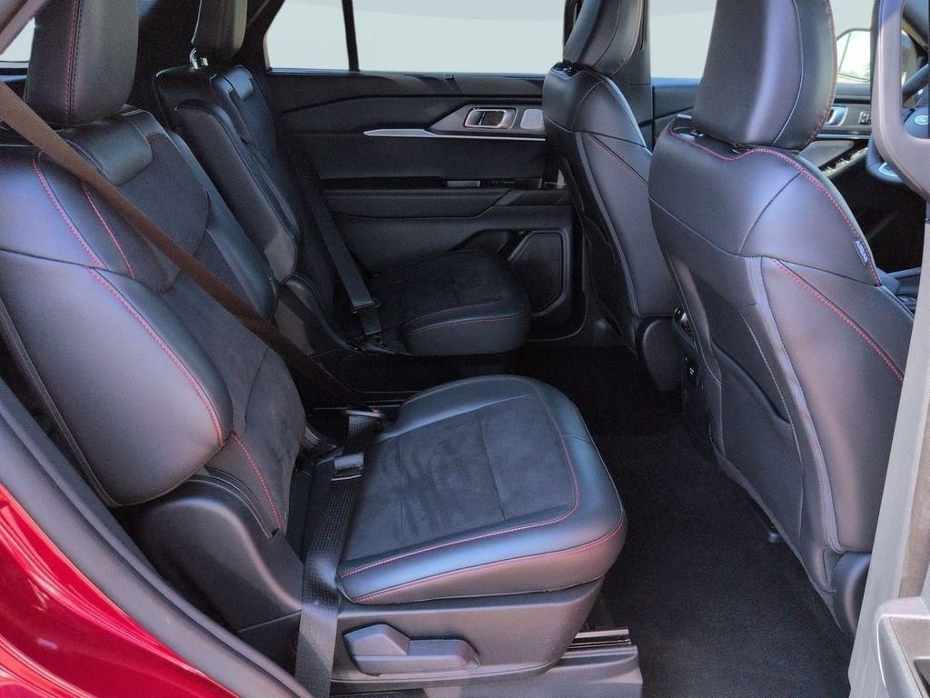 Used 2025 Ford Explorer ST AWD/4WD image 28