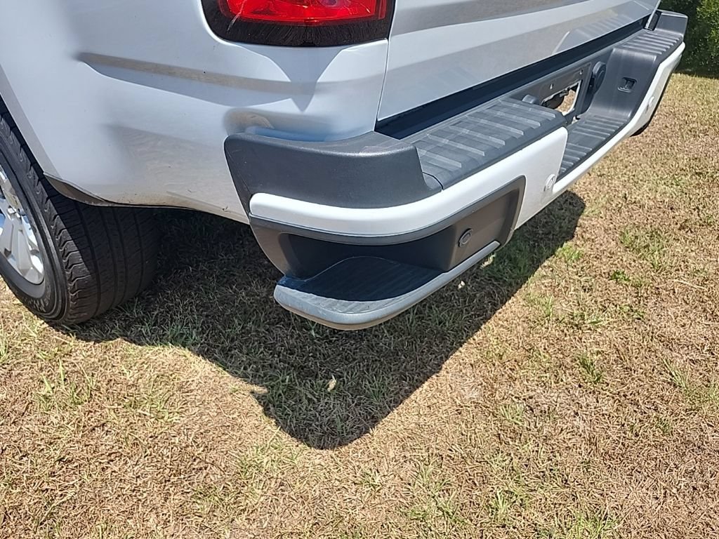 Used 2022 Chevrolet Colorado LT w/ Fleet Safety Package RWD image 29