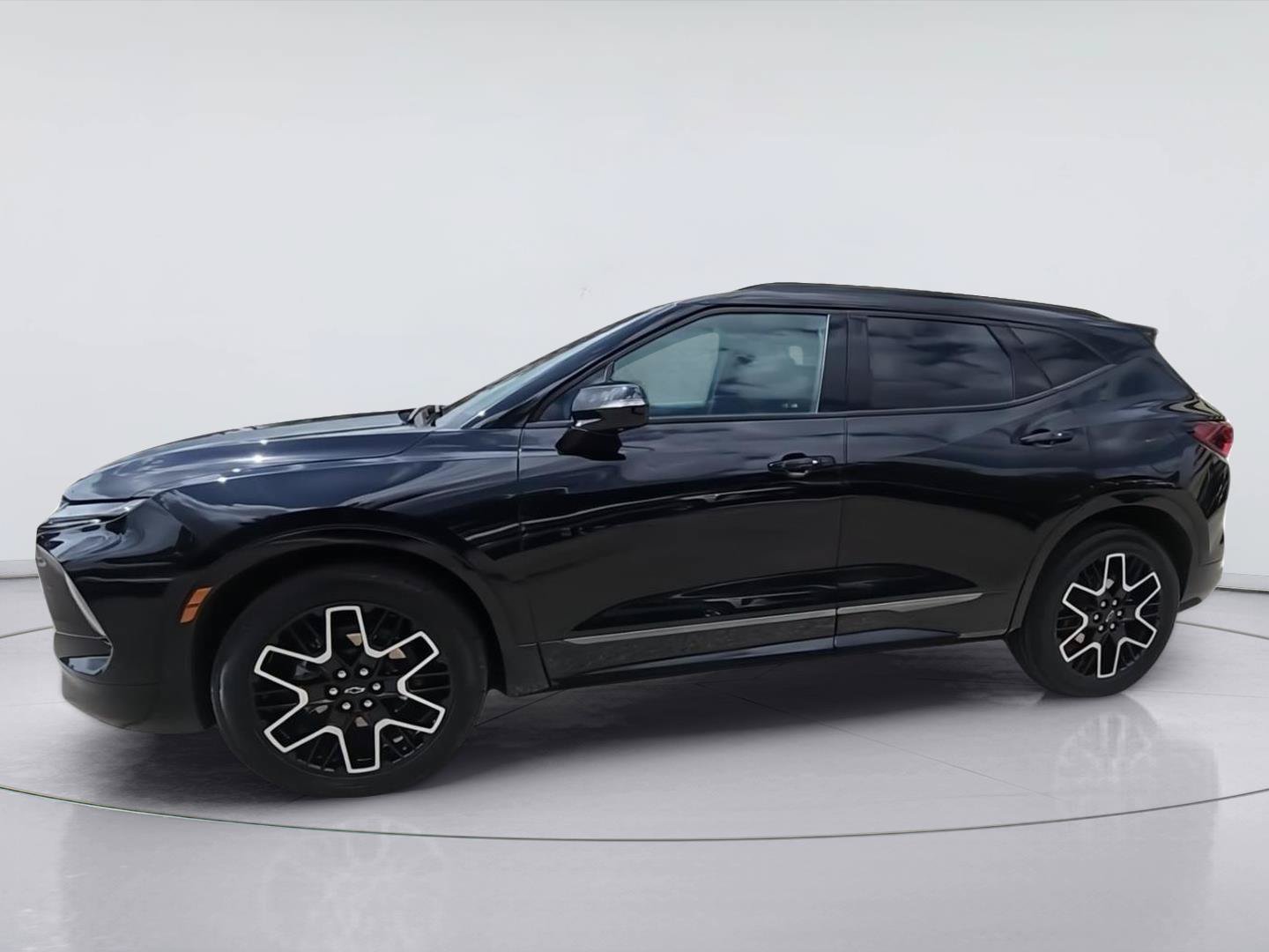 Used 2023 Chevrolet Blazer RS w/ Driver Confidence II Package AWD/4WD image 4