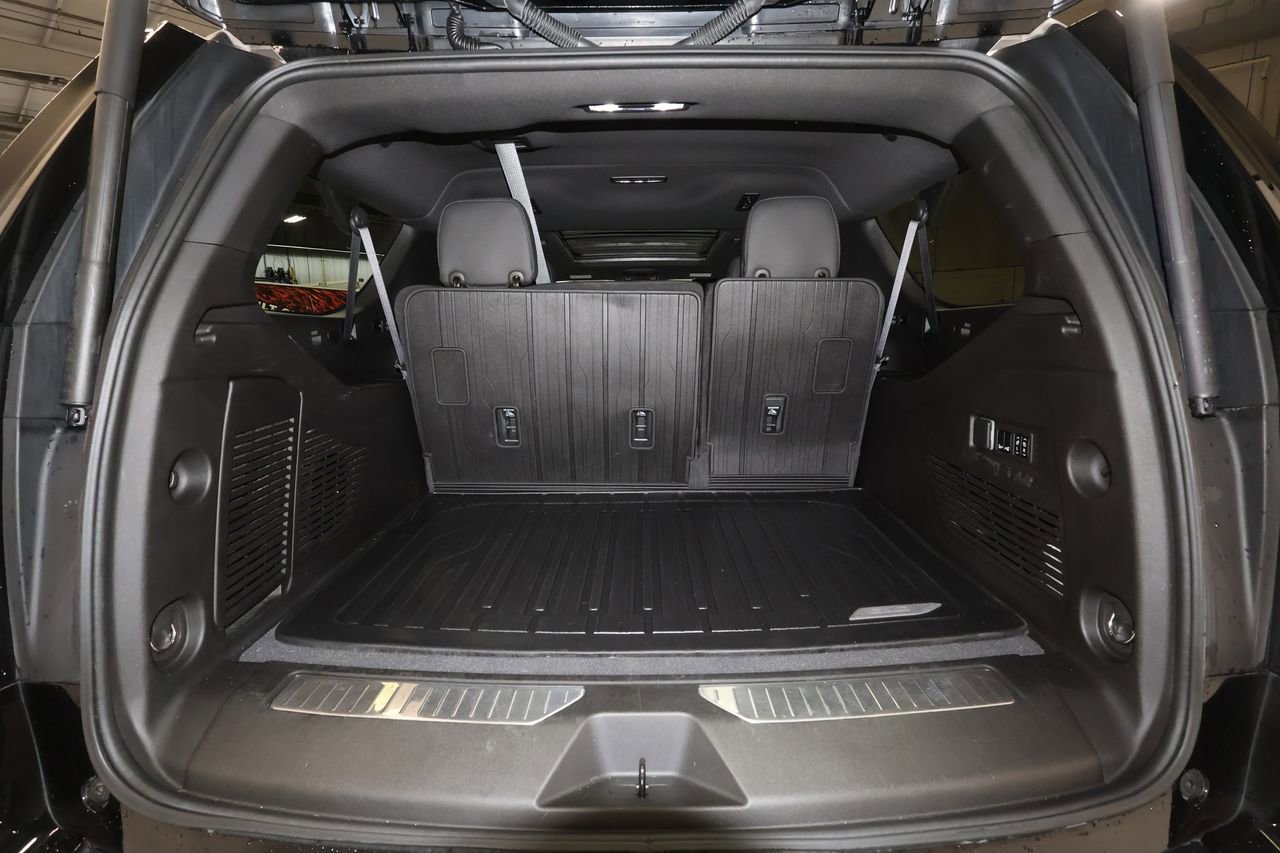 Certified 2023 GMC Yukon XL Denali w/ Advanced Technology Package AWD/4WD image 26