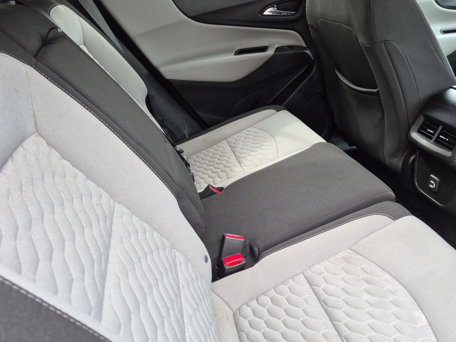 Used 2020 Chevrolet Equinox LS w/ LS Convenience Package FWD image 19
