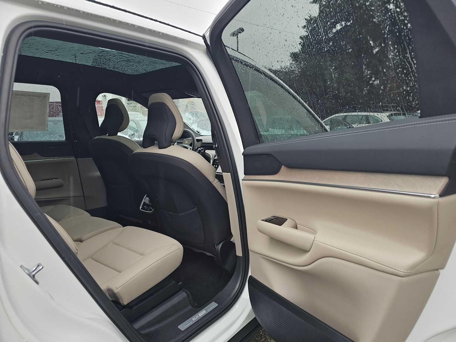 New 2025 Volvo EX90 Ultra AWD/4WD image 14