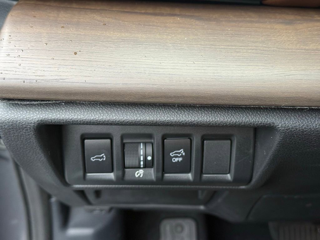 Certified 2022 Subaru Outback Touring w/ Popular Package #2 image 9