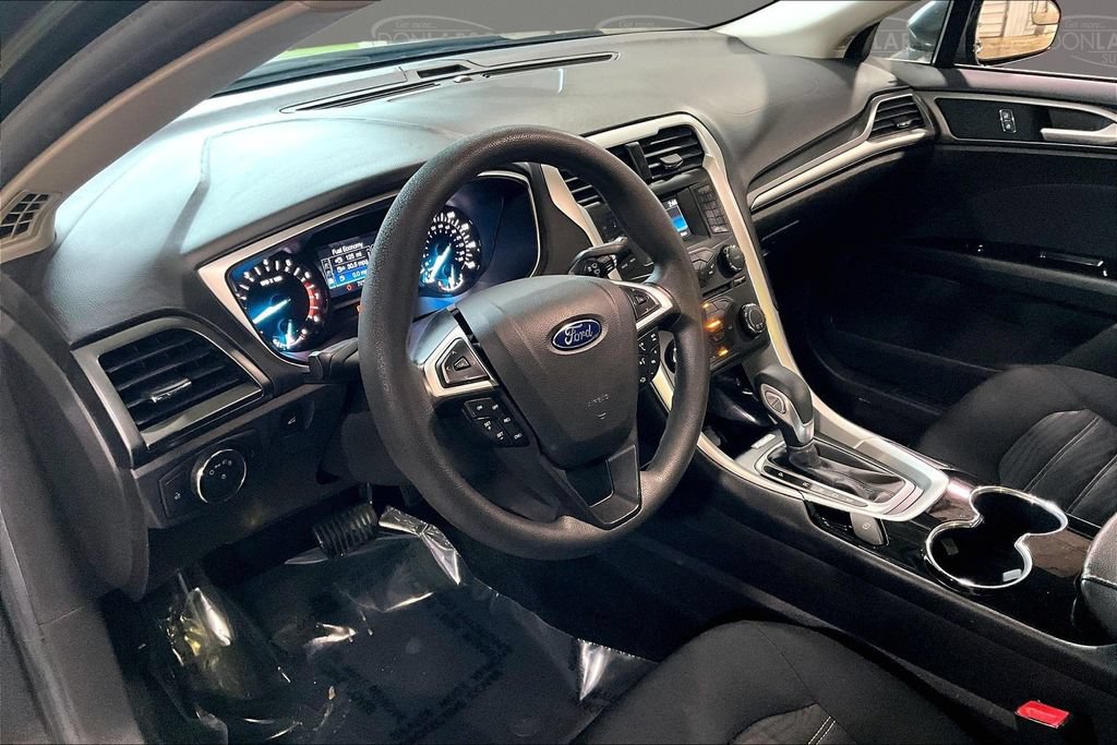 Used 2016 Ford Fusion SE FWD image 20