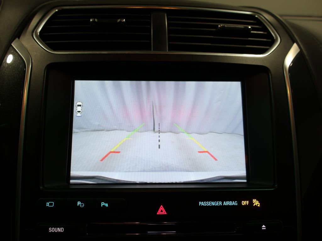 Used 2017 Ford Explorer Platinum image 29