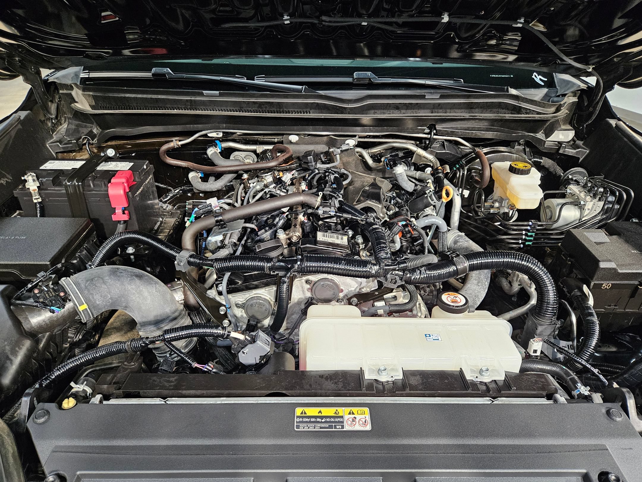 Used 2025 Toyota Tacoma SR5 AWD/4WD image 19