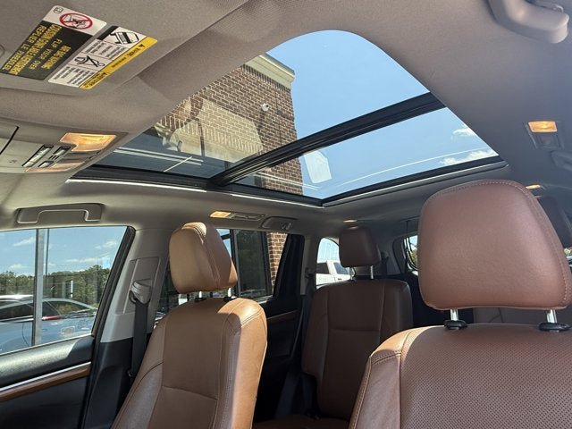 Used 2017 Toyota Highlander Limited AWD/4WD image 20