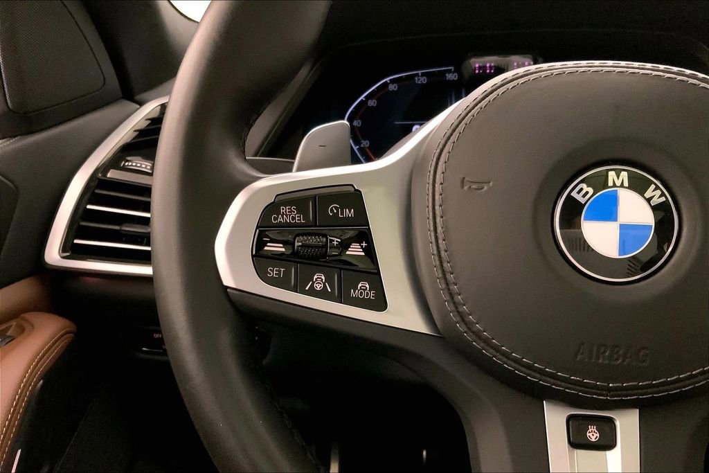 Used 2022 BMW X5 xDrive40i w/ M Sport Package AWD/4WD image 18