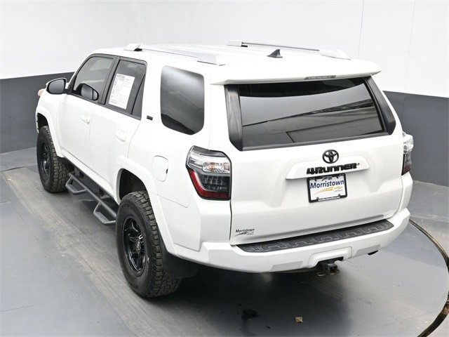 Used 2015 Toyota 4Runner SR5 image 40