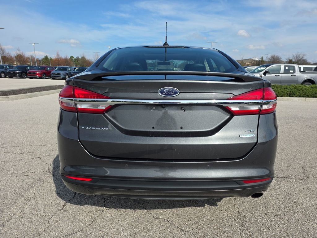 Used 2017 Ford Fusion SE w/ Equipment Group 201A image 6