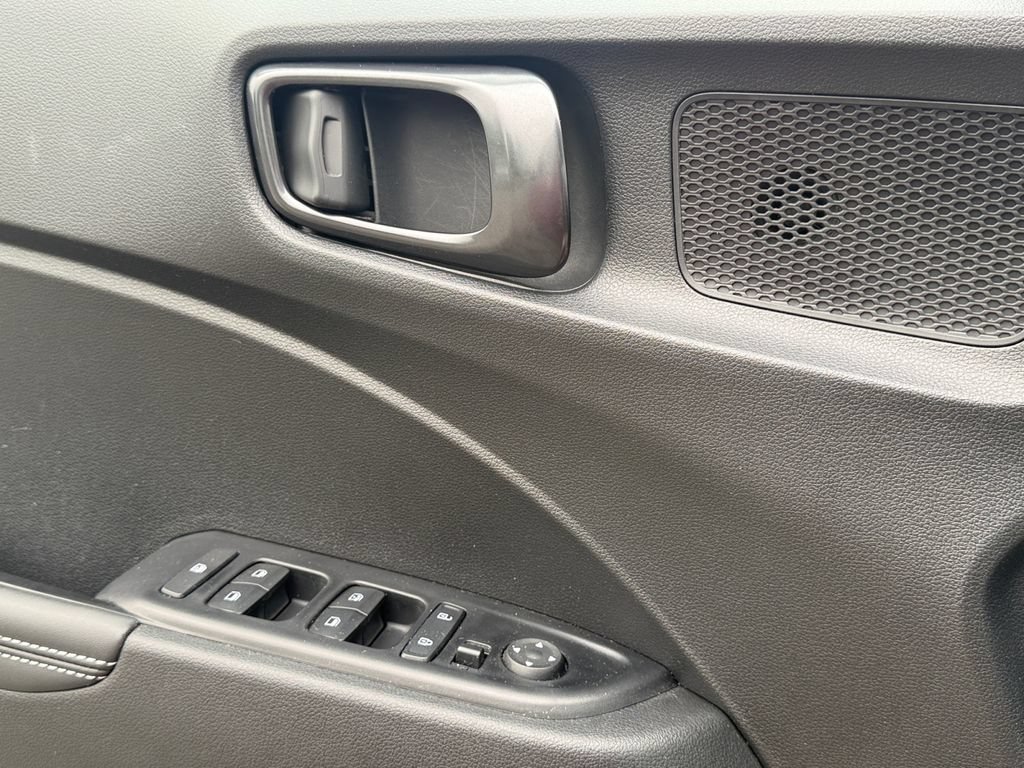 Certified 2022 Hyundai Venue Limited FWD image 20