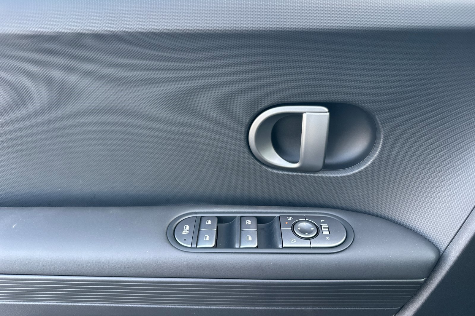 New 2026 Hyundai Ioniq 5 SE image 11