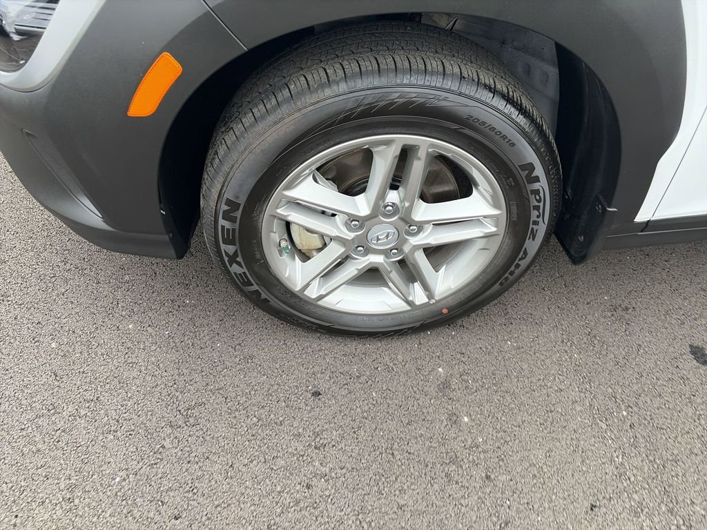 Used 2023 Hyundai Kona SE image 10