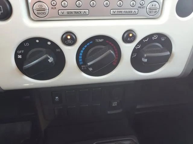 Used 2013 Toyota FJ Cruiser 4WD image 28