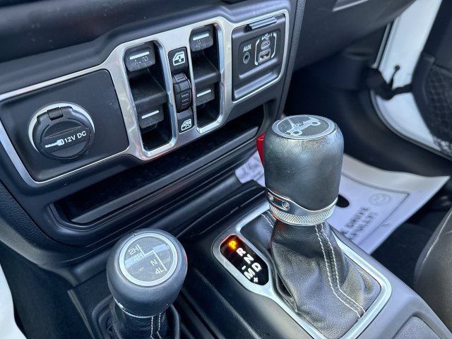 Used 2018 Jeep Wrangler Unlimited Sahara AWD/4WD image 20