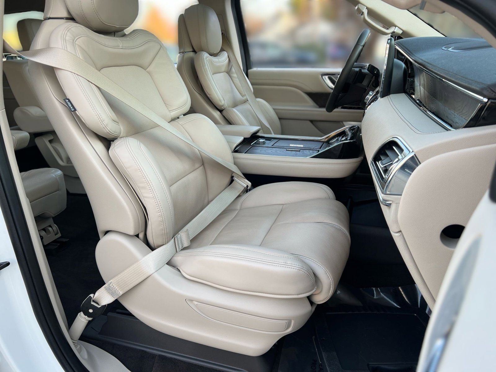 Used 2021 Lincoln Navigator Reserve w/ Luxury Package image 26