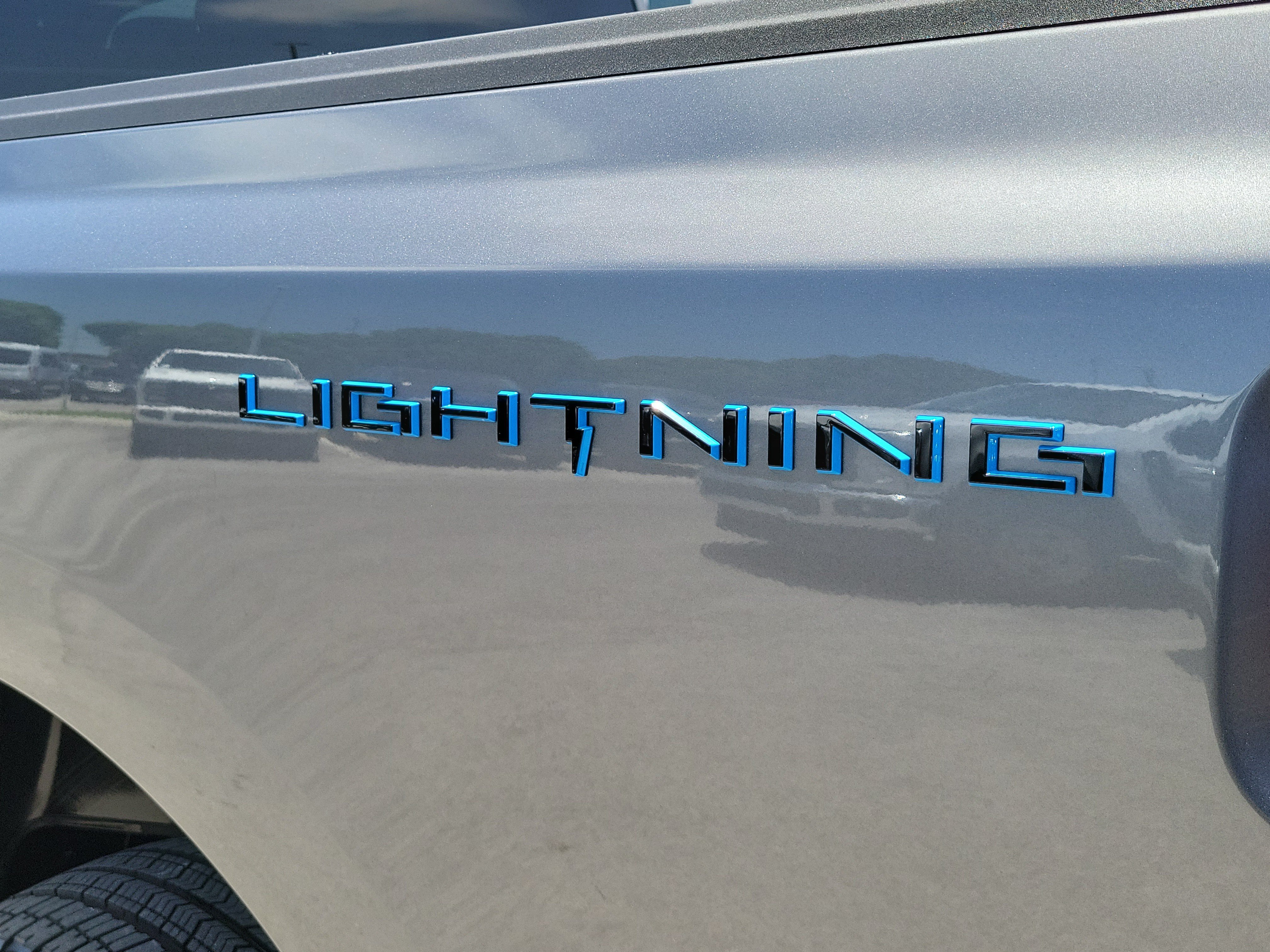 Used 2025 Ford F150 Lightning XLT AWD/4WD image 10