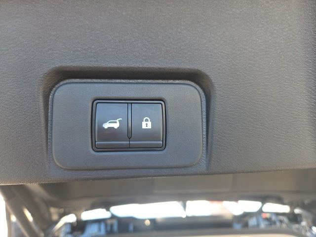 Used 2026 Nissan Rogue SV AWD/4WD image 18