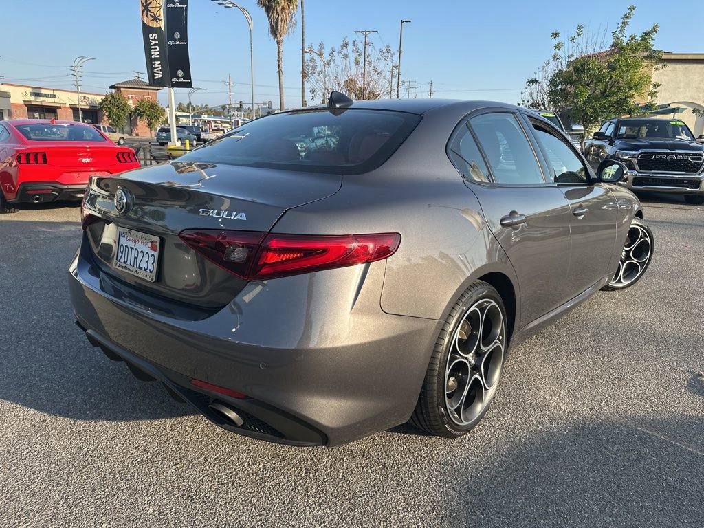 Used 2023 Alfa Romeo Giulia Veloce RWD image 5