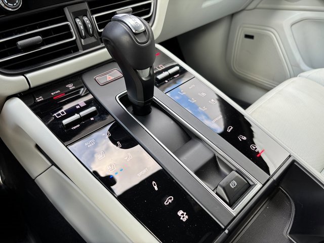 Certified 2025 Porsche Macan image 21