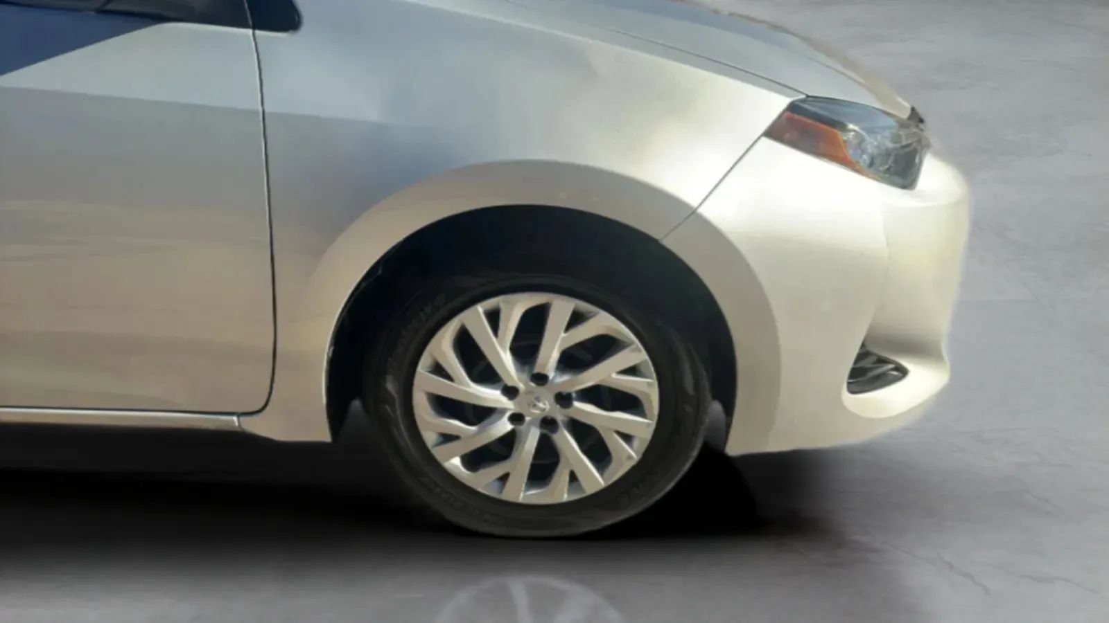 Used 2019 Toyota Corolla LE FWD image 35