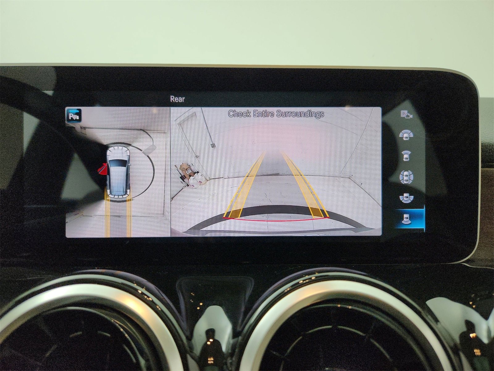 Used 2021 Mercedes-Benz GLB 250 4MATIC image 28