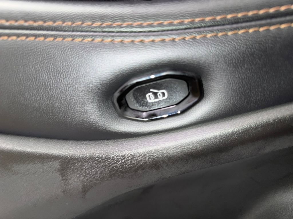 New 2026 Jeep Cherokee Limited image 27